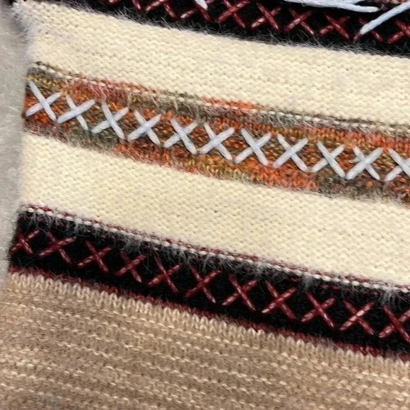 Buy 1 sweater, Get 2 Free! En Creme like new sweater fringe boho striped - Picture 9 of 9